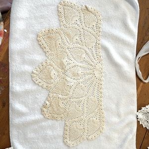 Vintage crocheted pineapples doily from 1930s-1940s.